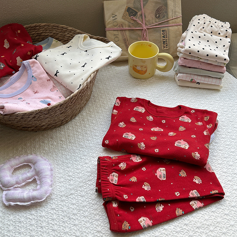 Pijamas de niñas de otoño de algodón de manga larga para niños nuevos tipos de algodón para niñas vestidos de casa de otoño