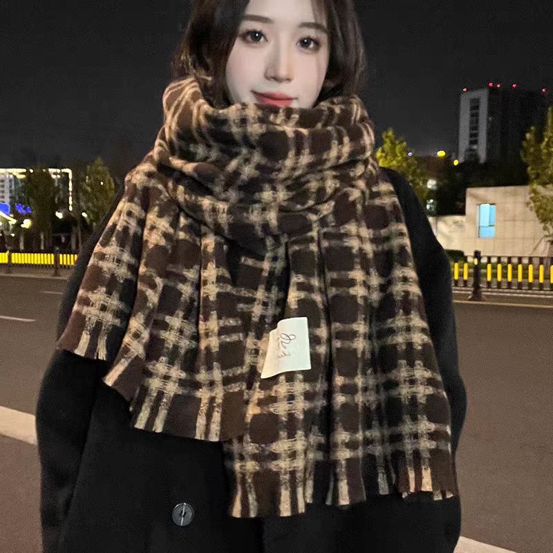 Invierno nuevo bufandas a cuadros de cachemira suave pegajosa flange collar retro grueso calentamiento al por mayor
