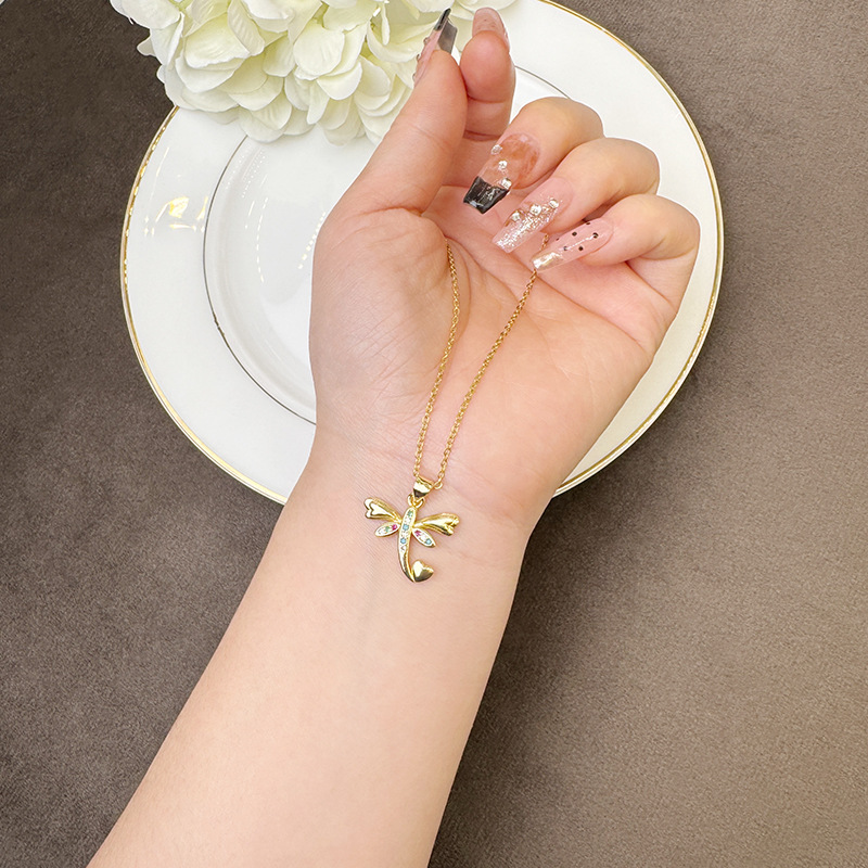 Nuevo collar de oro de arena vietnamita, libélula de circonio con incrustaciones de estilo europeo y americano, pendientes de lujo ligeros, joyería de cobre femenino chapado en oro durante mucho tiempo que no se desvanece