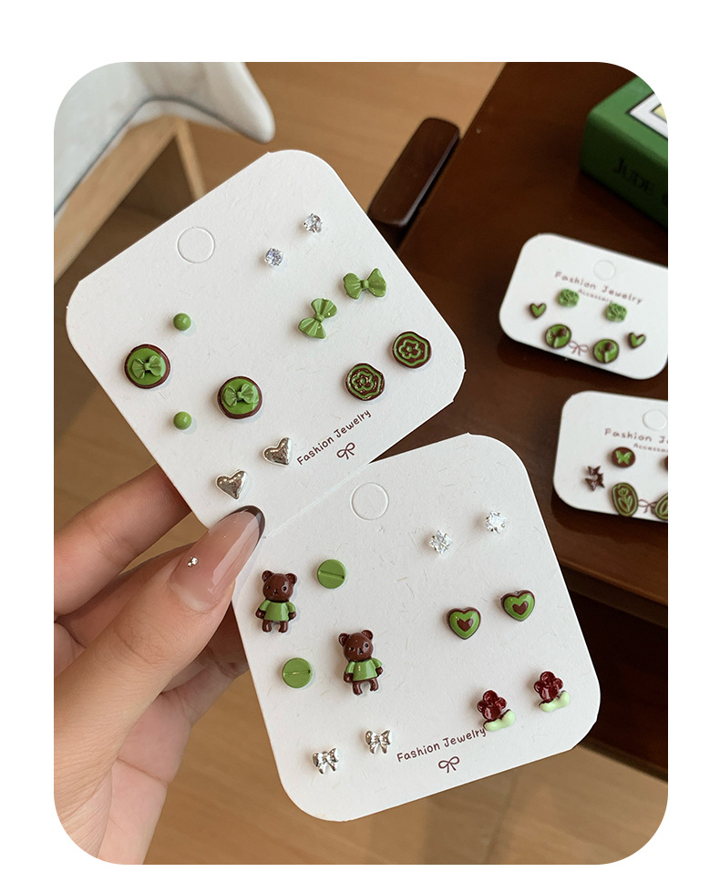 1 Set Quantity Holiday, Daily Occasion 1 Set Sweet Simple Style Bear Heart Shape Bow Knot Enamel Alloy Ear Studs