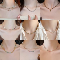 ドーパミン天然真珠石のネックレスはシンプルで高級感があります。
