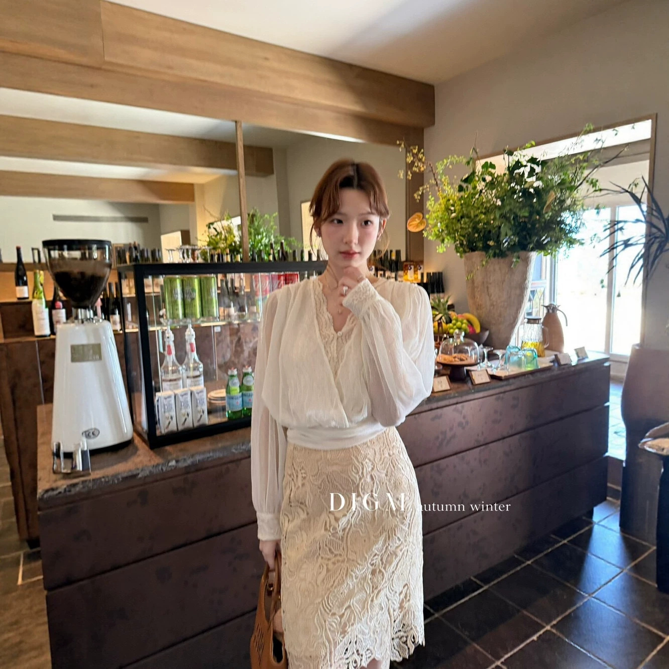 New Autumn Arrival: DIGM French Gentle Elegance Lace Patchwork Textured Ruffled Puff Sleeve Faux Two-Piece Top