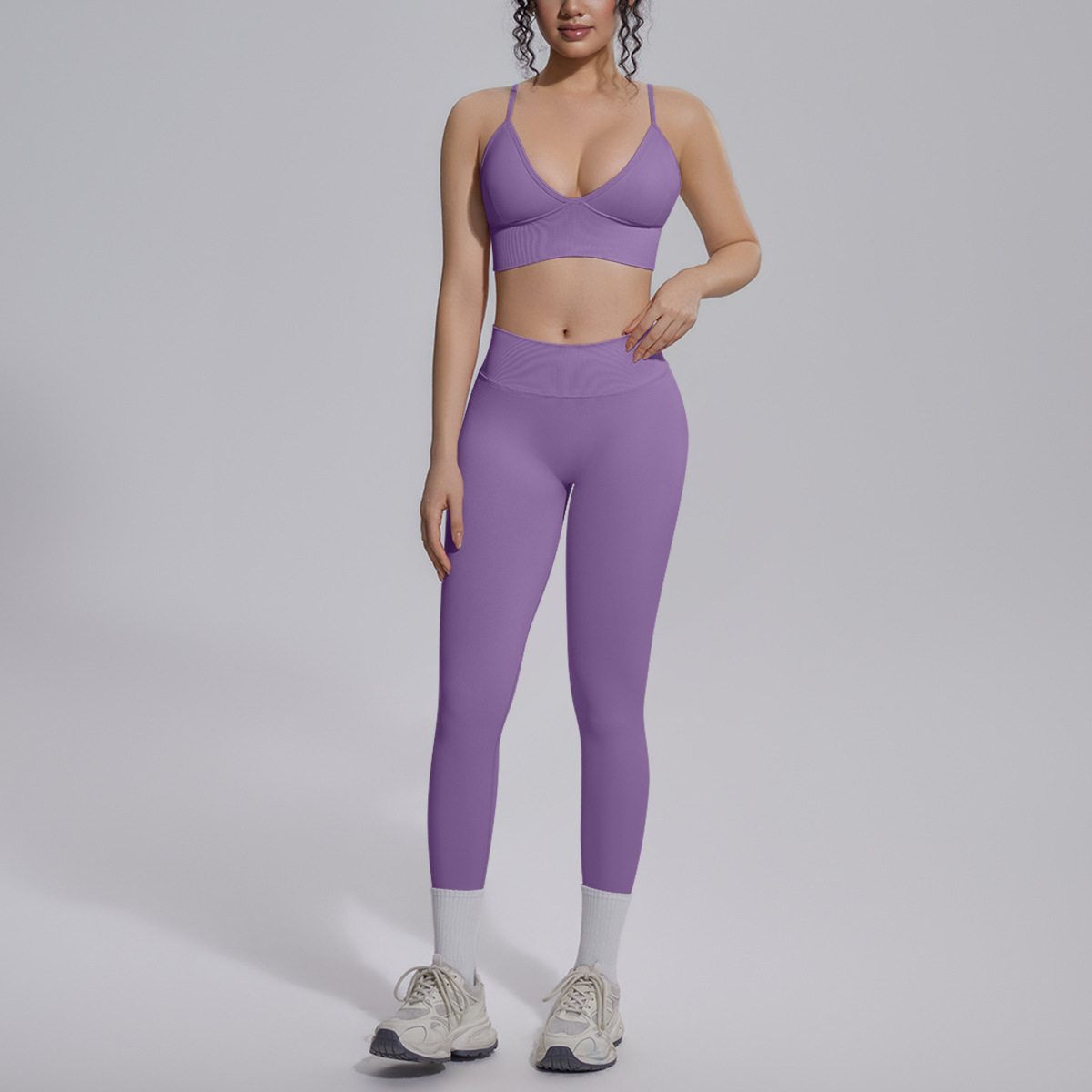 Nuevo cross-border sin costuras color sólido hermoso de espalda alta elástica ropa de entrenamiento de yoga apretada cuatro piezas juego de ejercicio ejercicio ejercicio ejercicio