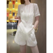 С����Ʒ�а�ɫ���e���bŮ�ļ����·�������ȶ�ѝ�ɼ��וr�����