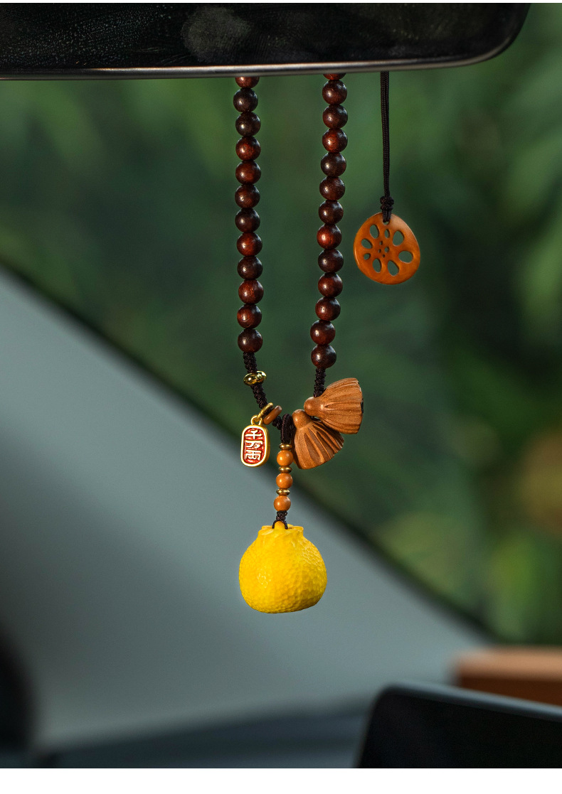 Natural Deer Antler Orange Car Pendant Natural Sandalwood Car Interior Hanging Ornament Exquisite Cute Rearview Mirror Pendant Gift