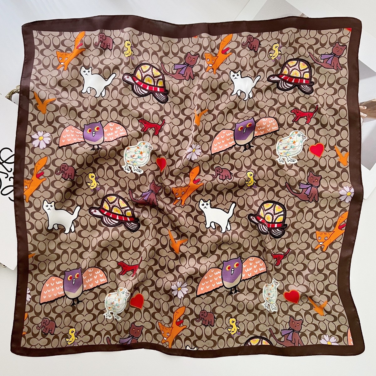 F1-A2A60022-1 # 다크 브라운 만화 인쇄