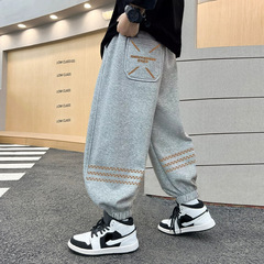 子供服男の子スポーツパンツ 2025 新しい若者スウェットパンツクールでハンサムな多用途ズボン男の子レギンストレンディ