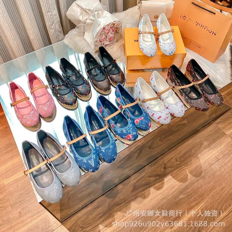 2025 Spring and Autumn New Fashion Versatile Retro Dress with Sequin Mary Jane Shoes for Women with Chunky Heels Evening 2025 Spring and Autumn New Fashion Versatile Retro Dress with Sequin Mary Jane Shoes for Women with Chunky Heels Evening