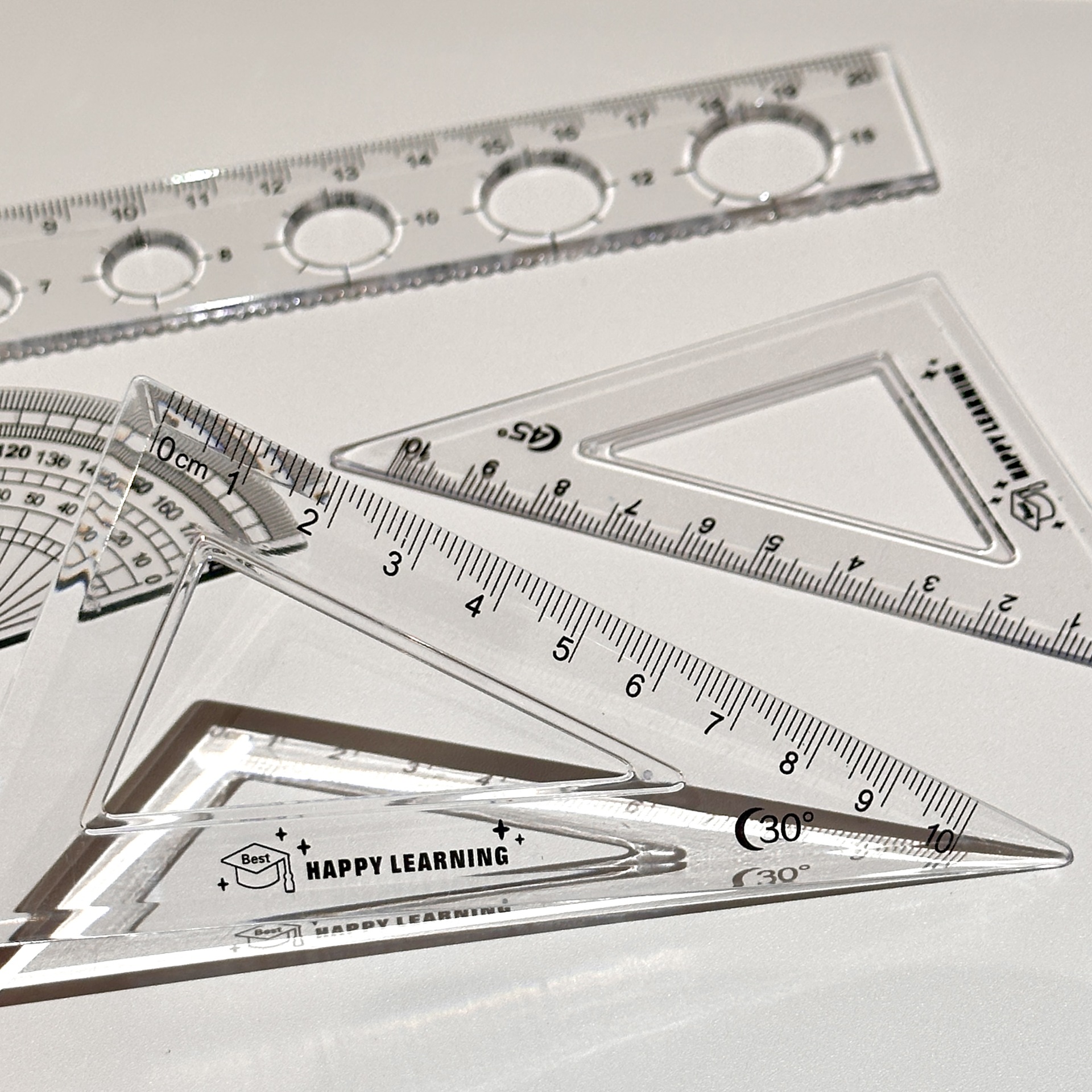 8220 mitos negros Goku regla de cuatro piezas juegos de dibujos animados alrededor de los estudiantes dibujar regla de regla de triángulo