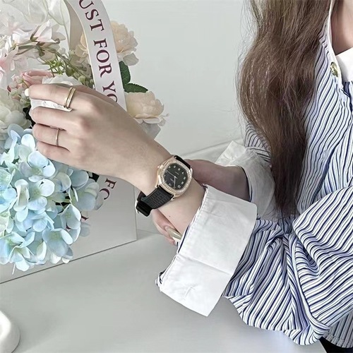 New fashionable women's watch female student style square spherical tape full of diamonds British high-end cross-border watch