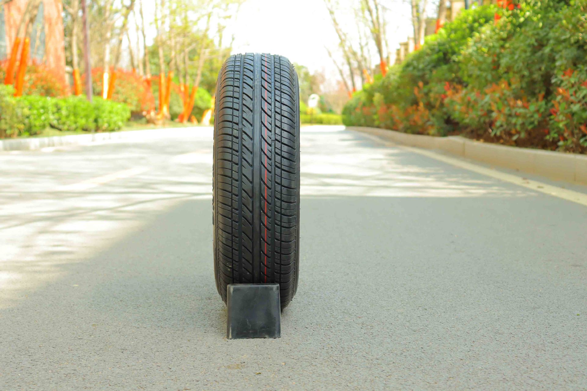 Tire 145/70R12 135/70R12 15570R12 Electric Car Sedan Vacuum Outer Tire Wholesale