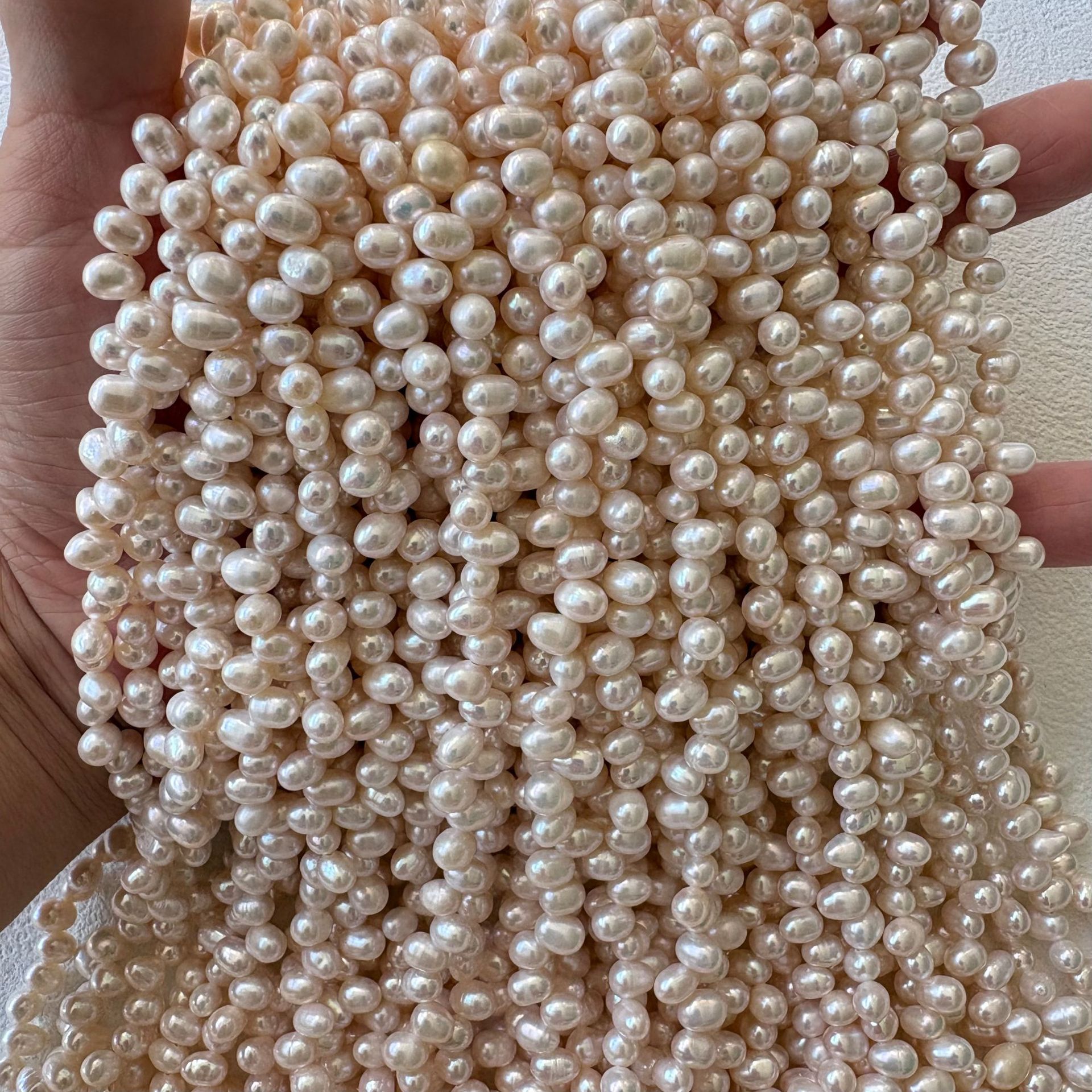 Zhuji Pearl Source Factory 4-5mm Three-Seven-Hole High-Luster Pearls for DIY Necklace and Bracelet Making Materials