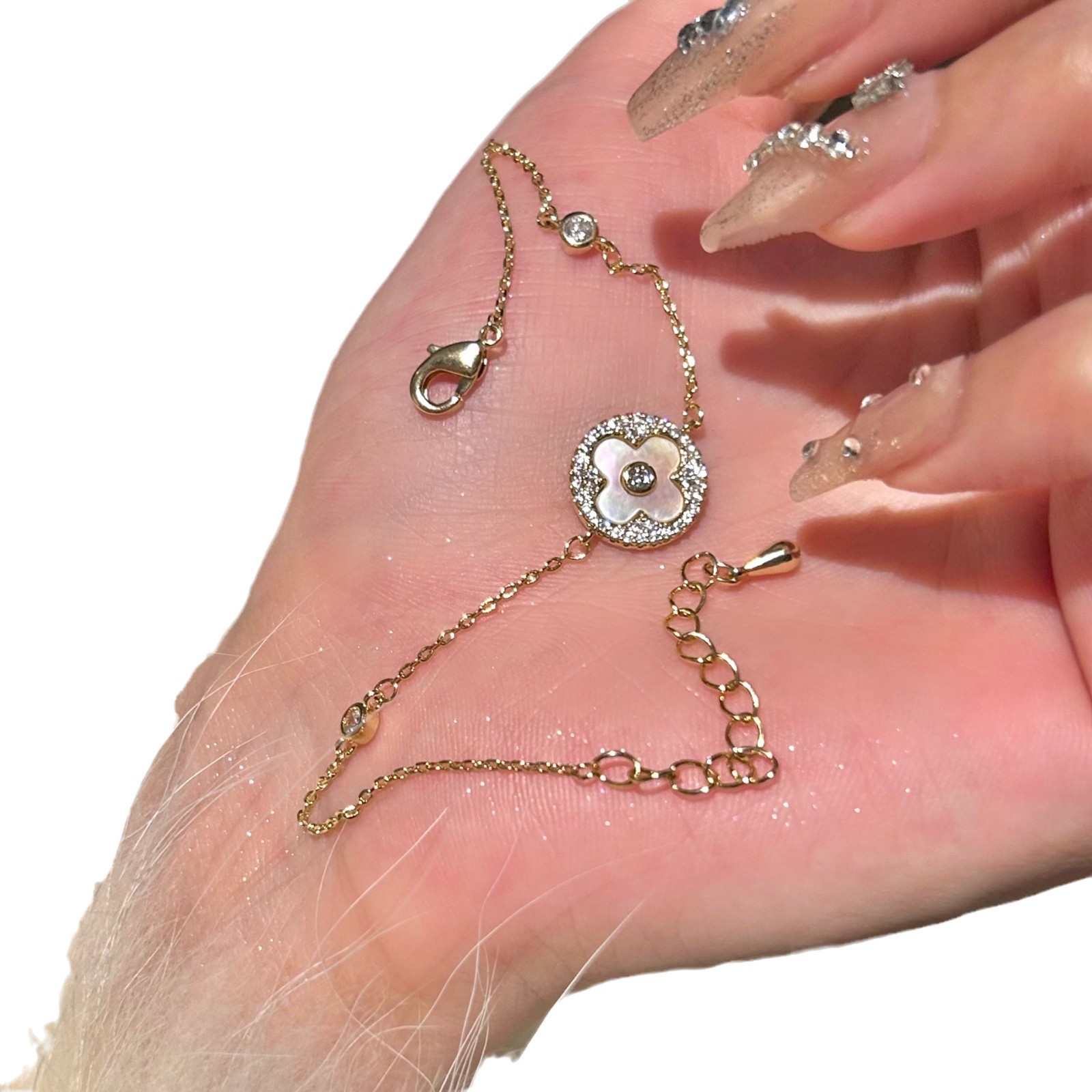 Pulsera de fritillaria redonda de circón transfronterizo, pulsera de sentido de alta gama para mujer, temperamento de moda, joyería de lujo ligera al por mayor