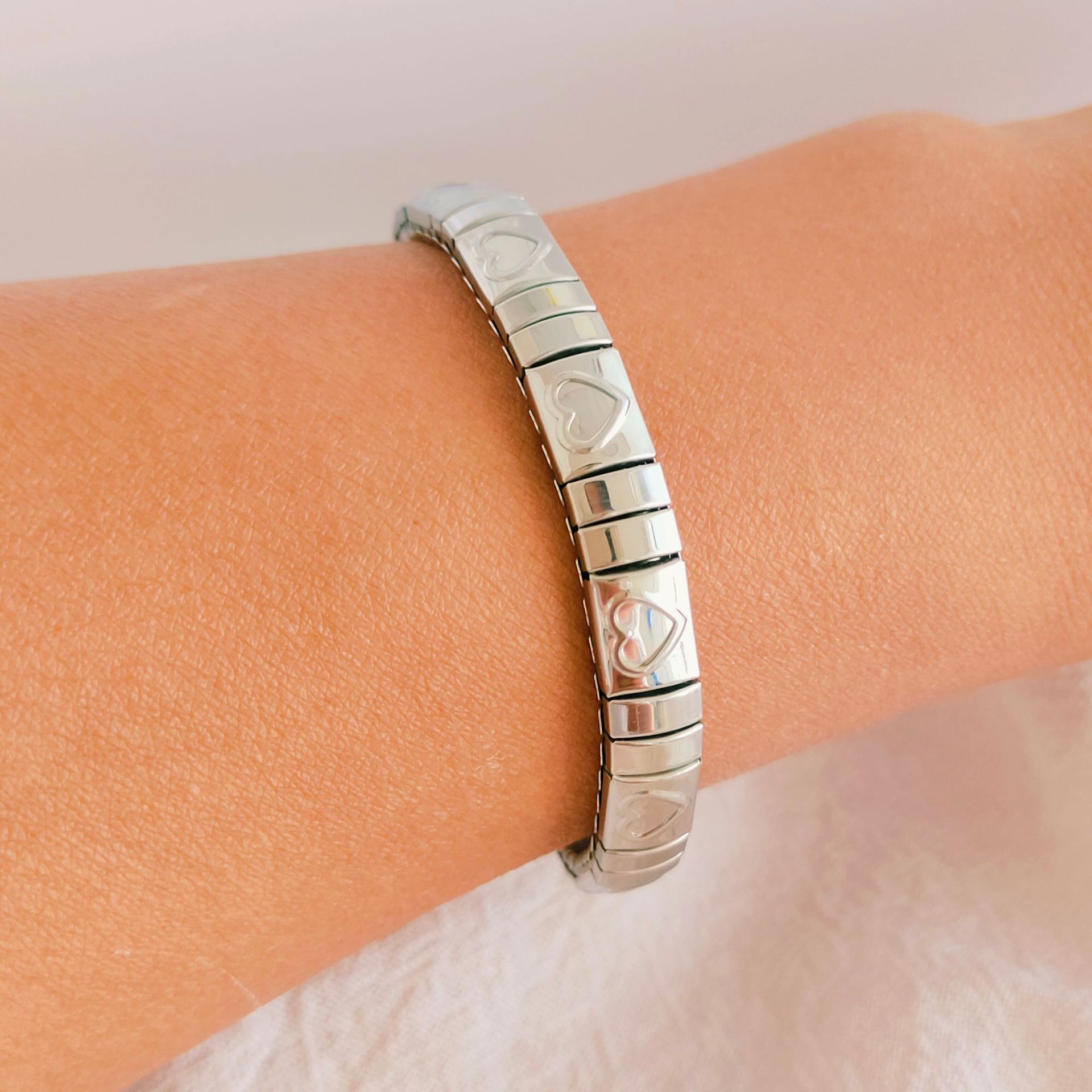 T-shirts & Shirts display picture 8