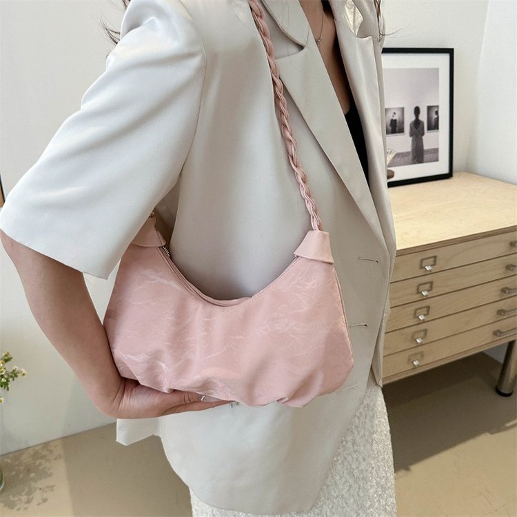 Diseño francés de nicho nubes plegadas bolsas debajo de las axilas para mujeres 2024 nuevo verano textura alta mochila de hombro