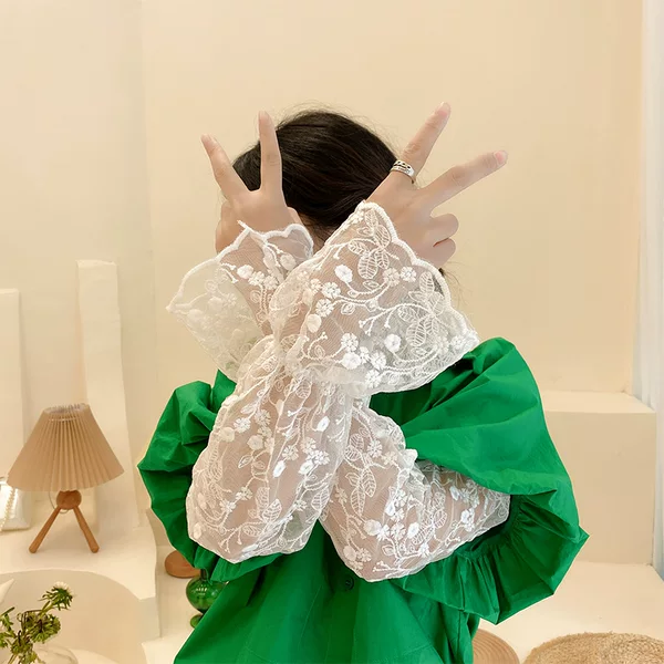 Sunscreen Ice Sleeve Summer Lace Lace White Hollow Arm Protector Women's ins Loose Sleeve Gloves Arm Protector Sleeve
