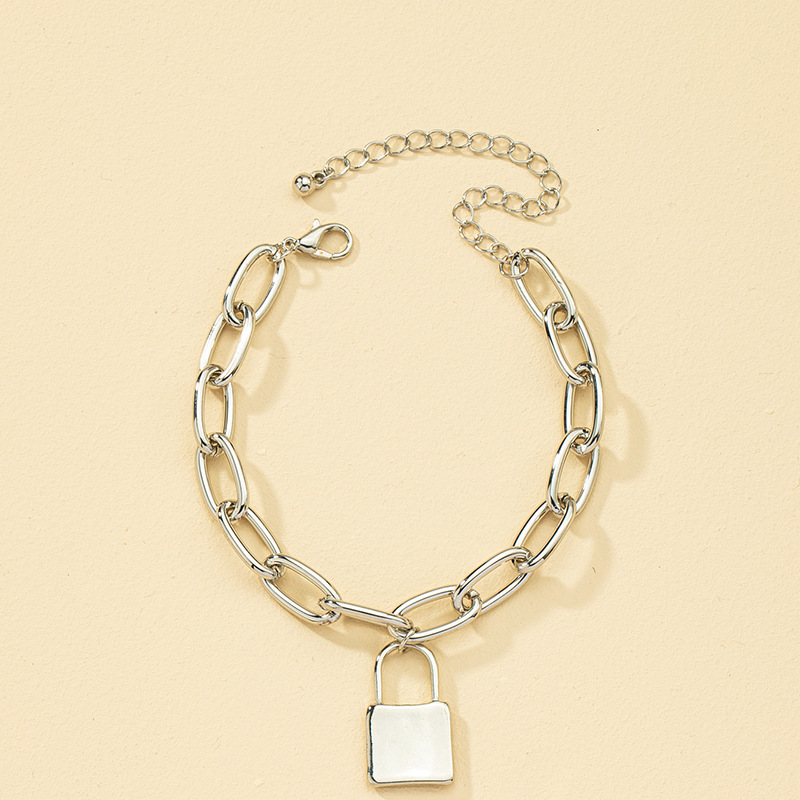 Simple Small Lock Pendant Bracelet Wholesale Nihaojewelry display picture 2