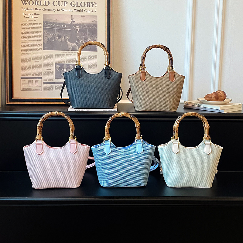 New Style Bamboo Handle Bag for Women, Fashionable and Versatile, Large Capacity Tote Bag, Daily Commuting Handbag, Dinner Shoulder Bag