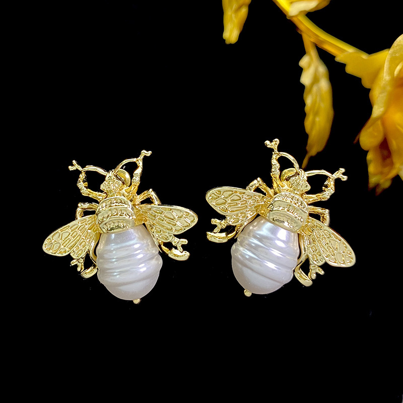 1 Pair Ig Style Bee Imitation Pearl Alloy Ear Studs display picture 2