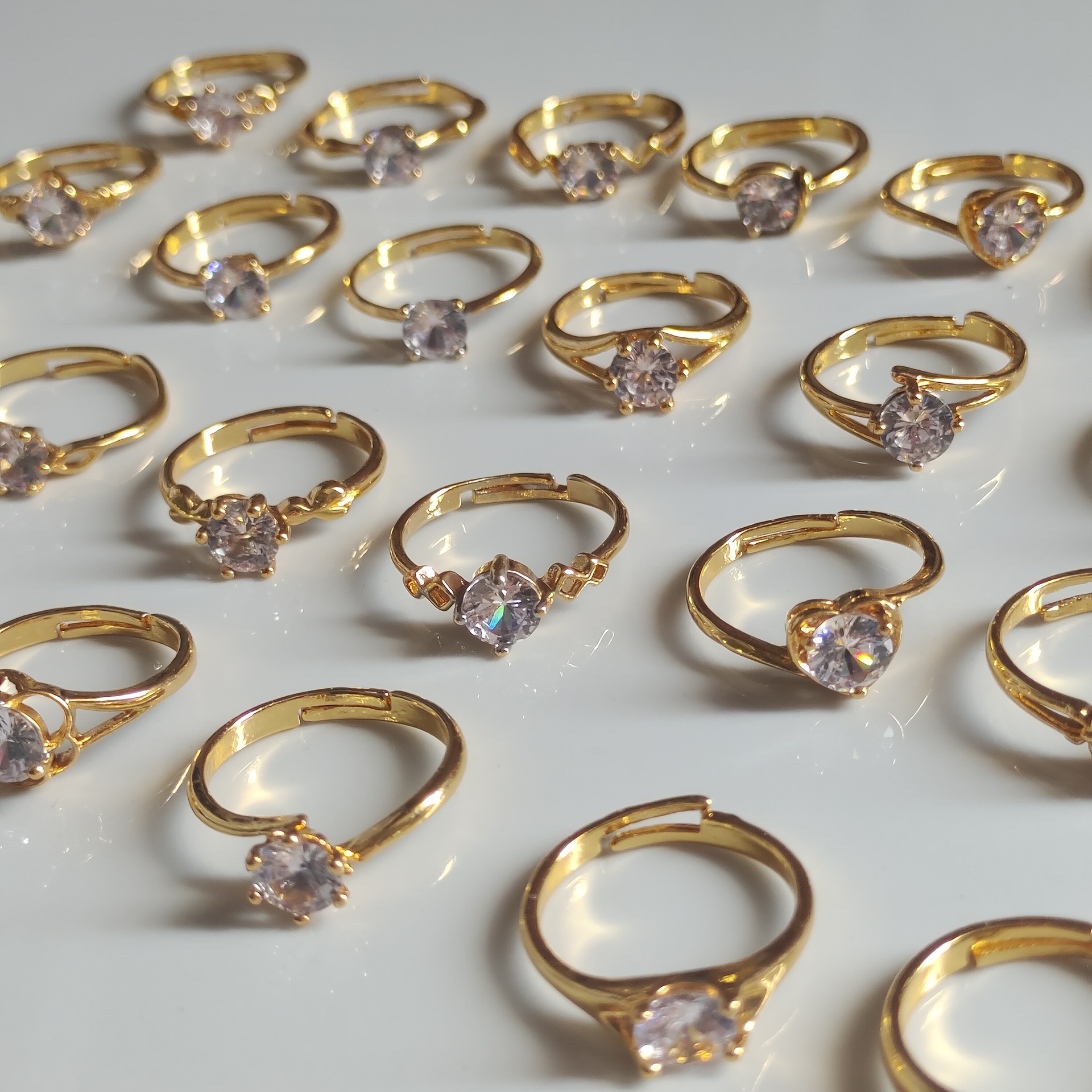 新款百搭单颗锆石戒指经典款热卖求婚六爪克拉钻戒开口可调节指环