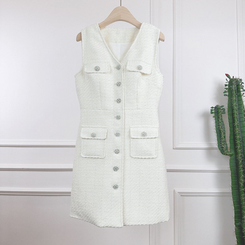 High-End Women's Fashion 2025 New Style Chanel-Inspired Black and White Tweed Collar Sleeveless Dress with Metal Buttons and Multiple Pockets