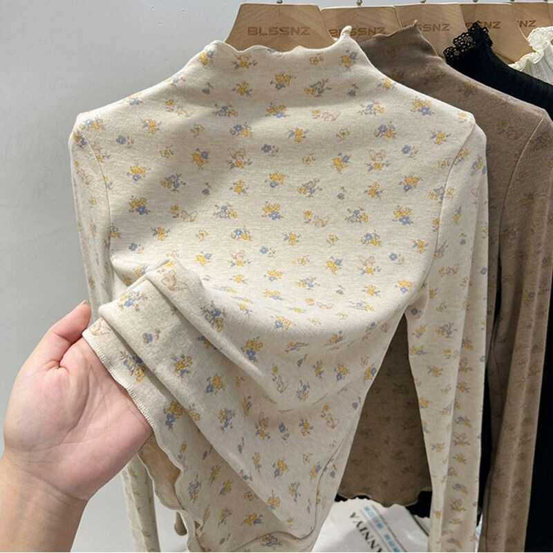 Floral print, sweet and charming, with a ruffled hem, long-sleeved T-shirt, new autumn/winter style, made of soft, warm fabric, slim-fit and flattering Floral print, sweet and charming, with a ruffled hem, long-sleeved T-shirt, new autumn/winter style, made of soft, warm fabric, slim-fit and flattering