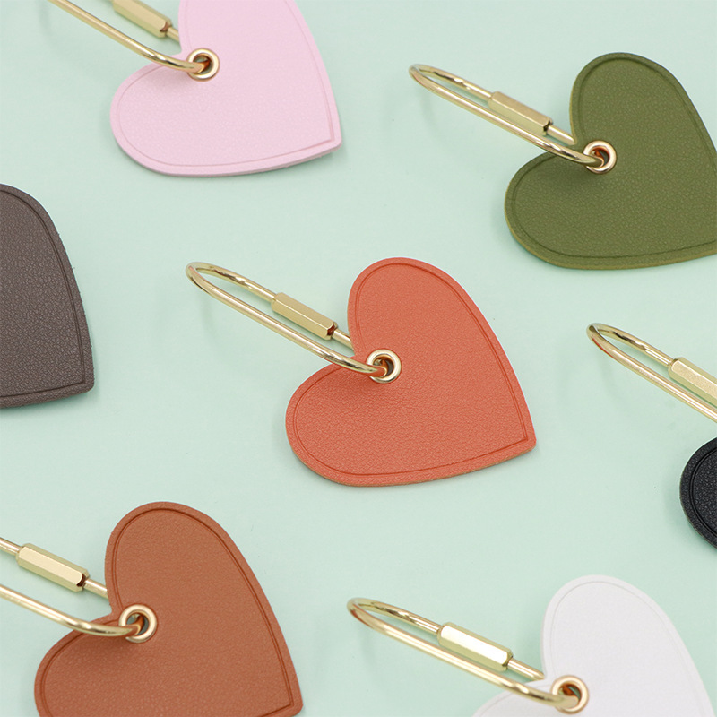 Korean-Style Fashion Pu Leather Heart-Shaped Pendant Portable Personalized Smart Car Keychain Pendant with Customizable Logo Korean-Style Fashion Pu Leather Heart-Shaped Pendant Portable Personalized Smart Car Keychain Pendant with Customizable Logo