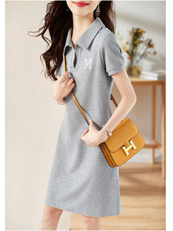 Đầm suông nữ midi phong cách thể thao Hàn Quốc, chữ thêu, màu xám — màu xám
