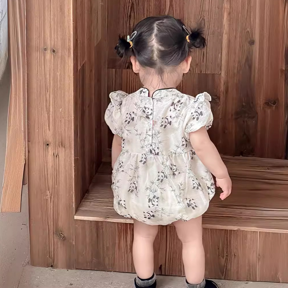 Estilo de verano nuevo estilo chino ropa nacional de una pieza niña bebé verano gatear vestido de cumpleaños de panda luna llena cien días vestido de fin de semana