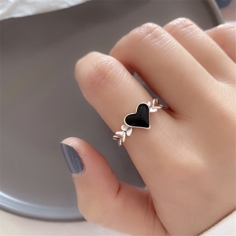 Epoxy Black Heart Ring Female Korean Fashion Open Copper Jewelry Wholesale display picture 1