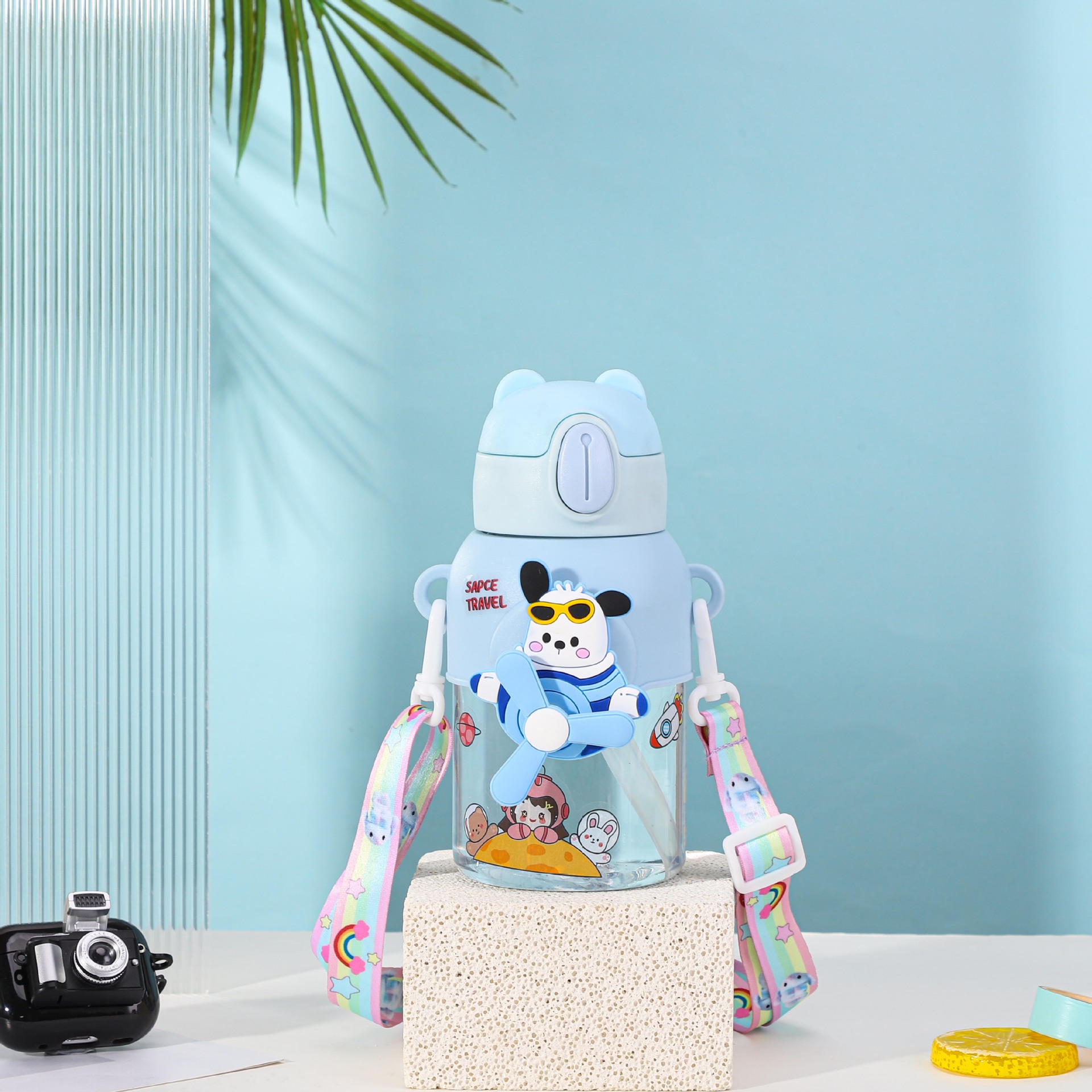 Nueva botella de agua para niños linda pajita portátil portátil para exteriores correa portátil para niños hogar dibujos animados linda taza de agua
