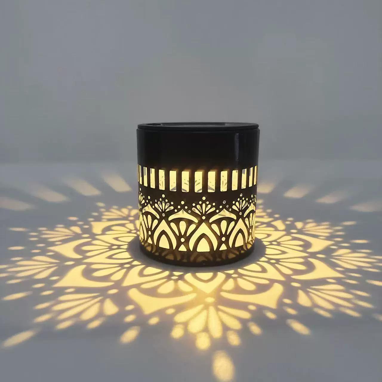 跨境新品 太阳能花园铁艺壁灯 花园装饰 庭院投影灯笼  墙灯