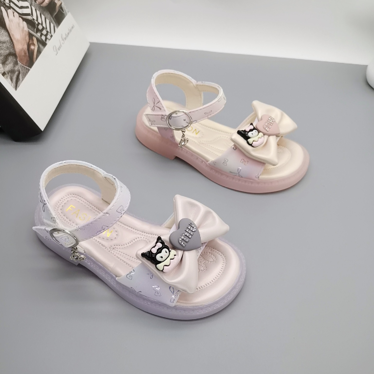 Princesa Ye Lin Xia Explosion 2025 Retro Mujer Tesoro 1-3-5 años Zapatos casuales a través de la red Zapatos de princesa de tendón de res antideslizante