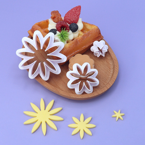 Creative new product fondant cake diy baking equipment baking tool set 3pcs chrysanthemum plastic cookie cutter