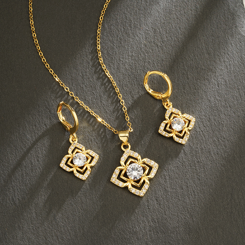 Collar de oro de arena transfronteriza de Vietnam ligero de lujo diamantes huecos pendientes de flores mujeres joyas de alto nivel de estilo europeo