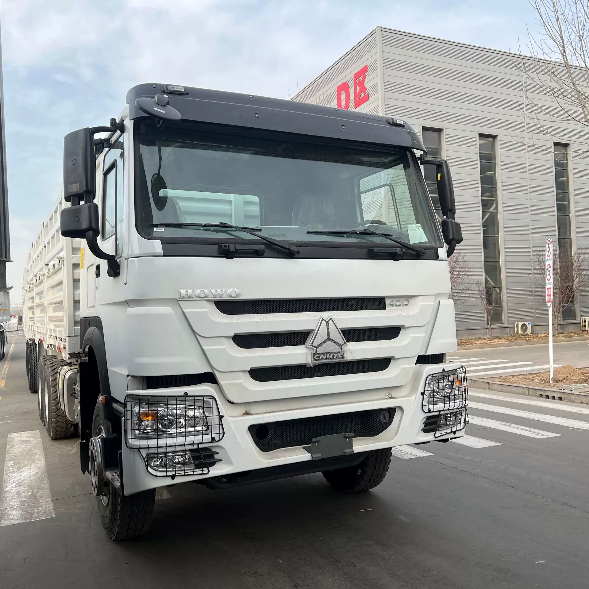 出口海外重汽搅拌车12方混泥土水泥搅拌车商砼豪沃栏车