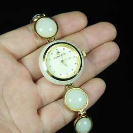 和田白玉色石英款腕表女士手链款 电子石英腕表 收代理批发