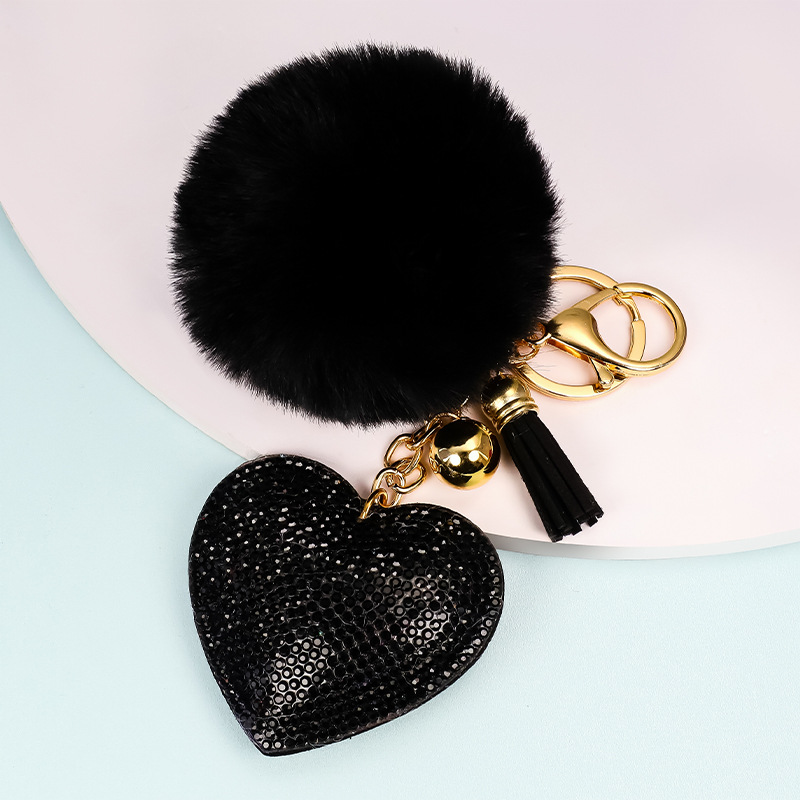 Venta caliente transfronteriza terciopelo coreano diamante color sólido amor corazón pelo bola llavero colgante bolso de las mujeres accesorios personalización