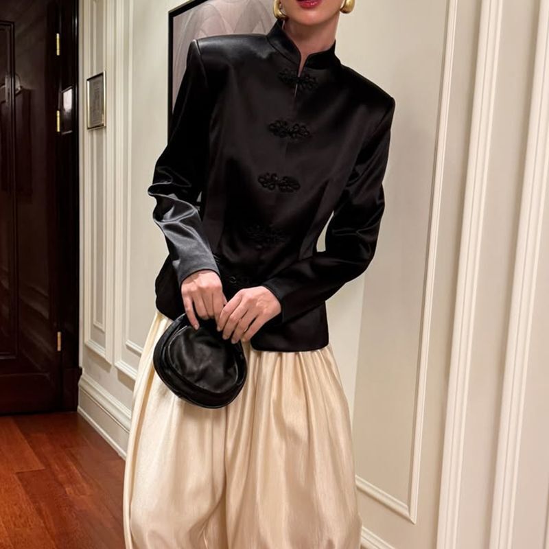 New Chinese-style retro black satin stand-collar buttoned slim-fit women's blazer, autumn new model with an old money design New Chinese-style retro black satin stand-collar buttoned slim-fit women's blazer, autumn new model with an old money design