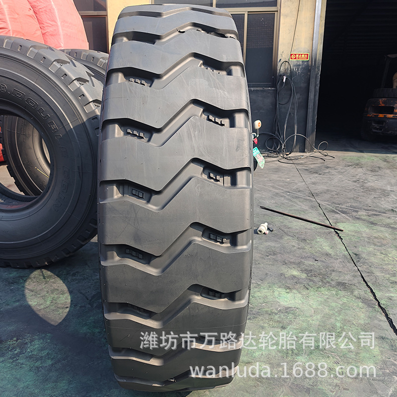 1600R25宽体车轮胎 正品矿山自卸车全钢丝工程耐磨轮胎