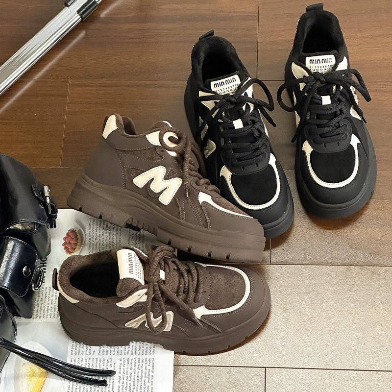 Женские туфли для папы из натуральной кожи, осенне-зимний новый стиль 2024 года, повседневные кроссовки для похудения, легкие дорожные туфли на толстой подошве для осени.