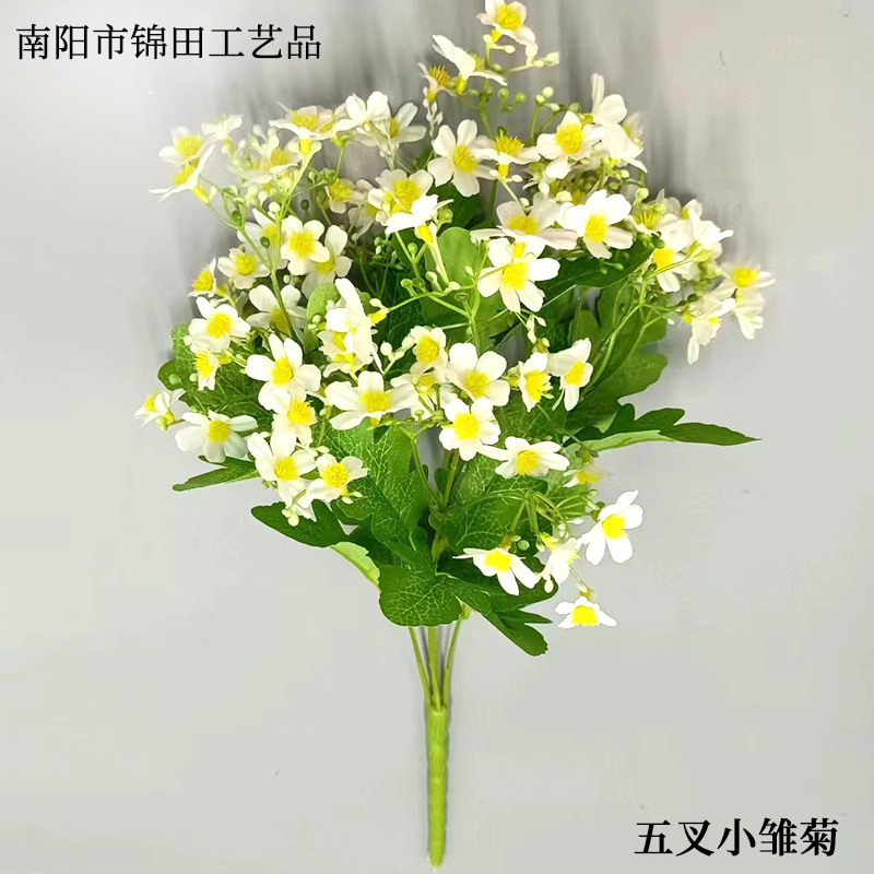 Realistic wedding flowers