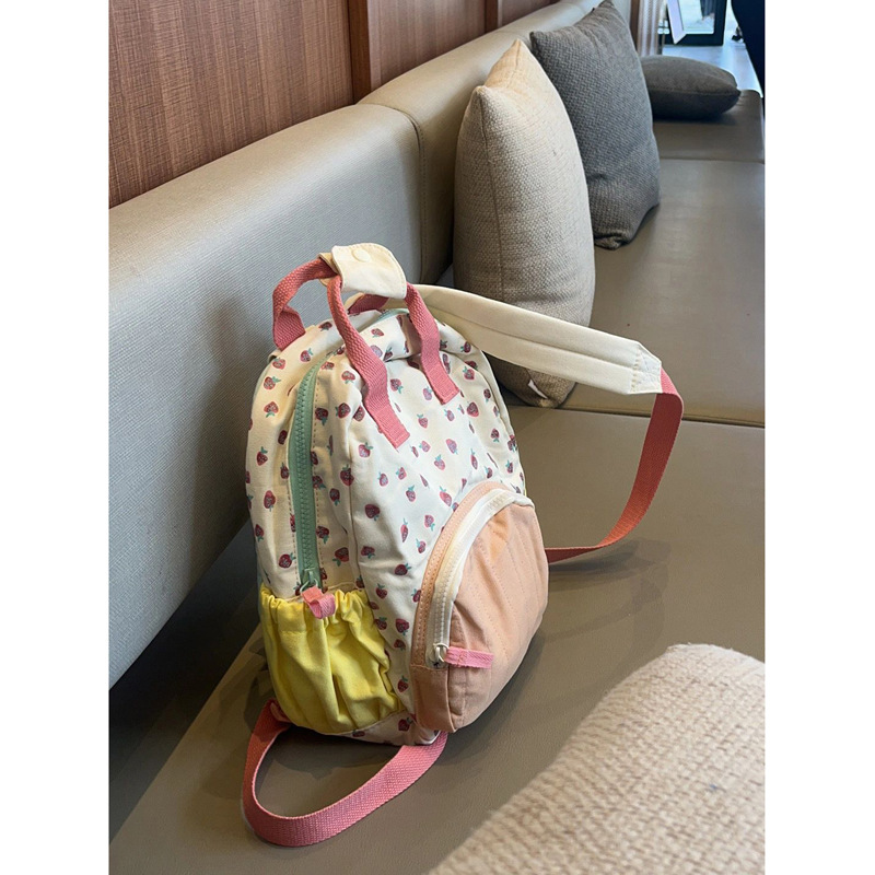 Mochila escolar con estampado de fresa para niñas, morral de lona con estampado de fresa, ropa de dopamina, mochila de Color contrastante, guardería, novedad de 2023_voghion.com
