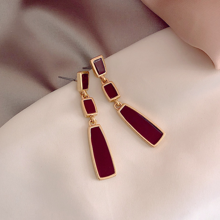 Retro red matte geometric universal earrings