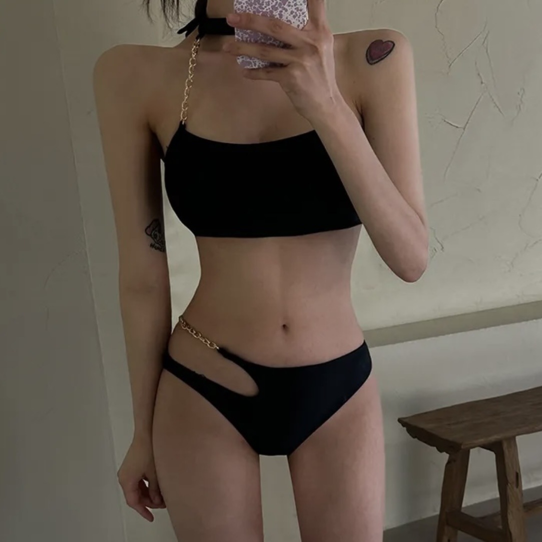 Source Factory Black Chain Neck bikini Three-point Sexy Irregular Photo Vacation Swimsuit bikini