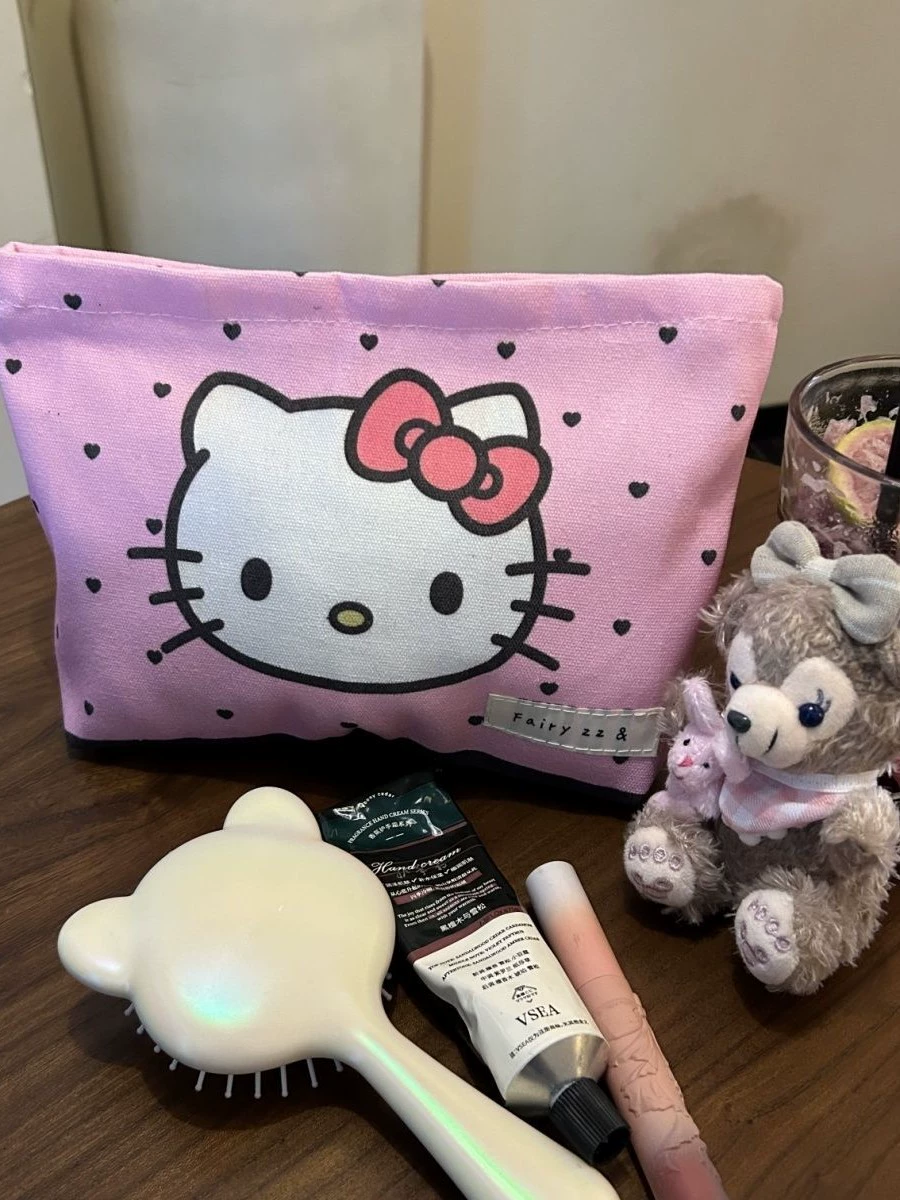 Косметичка ручная (Hello Kitty) фуксия, вместительная 22×16×4 см для путешествий