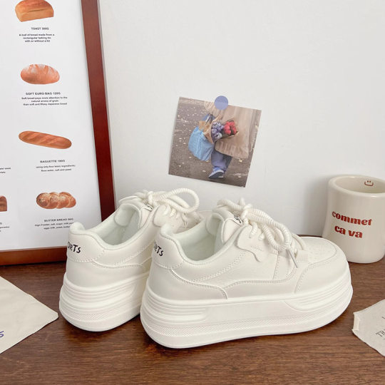 Height-Increasing Thick-Soled White Shoes for Women 2025 New Popular Niche Casual Bread Shoes Versatile Fashionable Student Sneakers