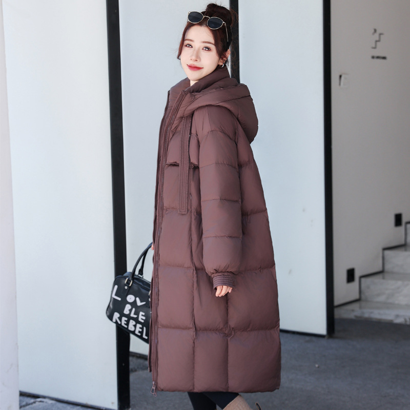 Capa de algodón de pluma para mujeres 2024 nuevo tipo de moda de algodón alargado de estilo de invierno para mujeres con chaqueta de algodón cálida