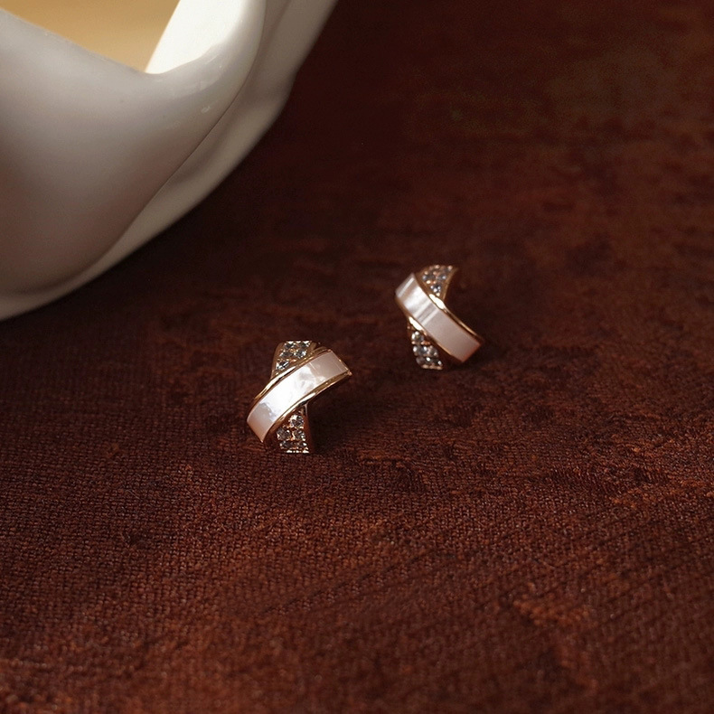 Exquisitely Crafted Light Luxury Natural Mother-Of-Pearl Cross Micro-Inlaid C-Shaped Hoop Earrings, Fashionable Niche Earrings, 2026 New Model Ear Accessories