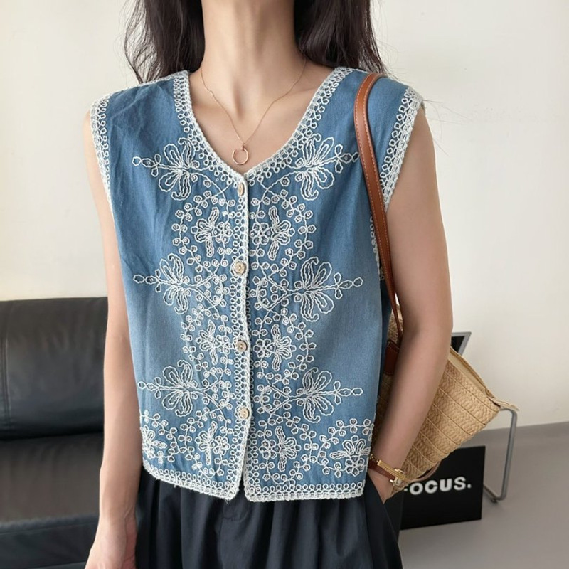 Embroidered Denim Vest for Women, Summer Outerwear 2026 New Thin Sleeveless Vest, Retro Cardigan Top Jacket
